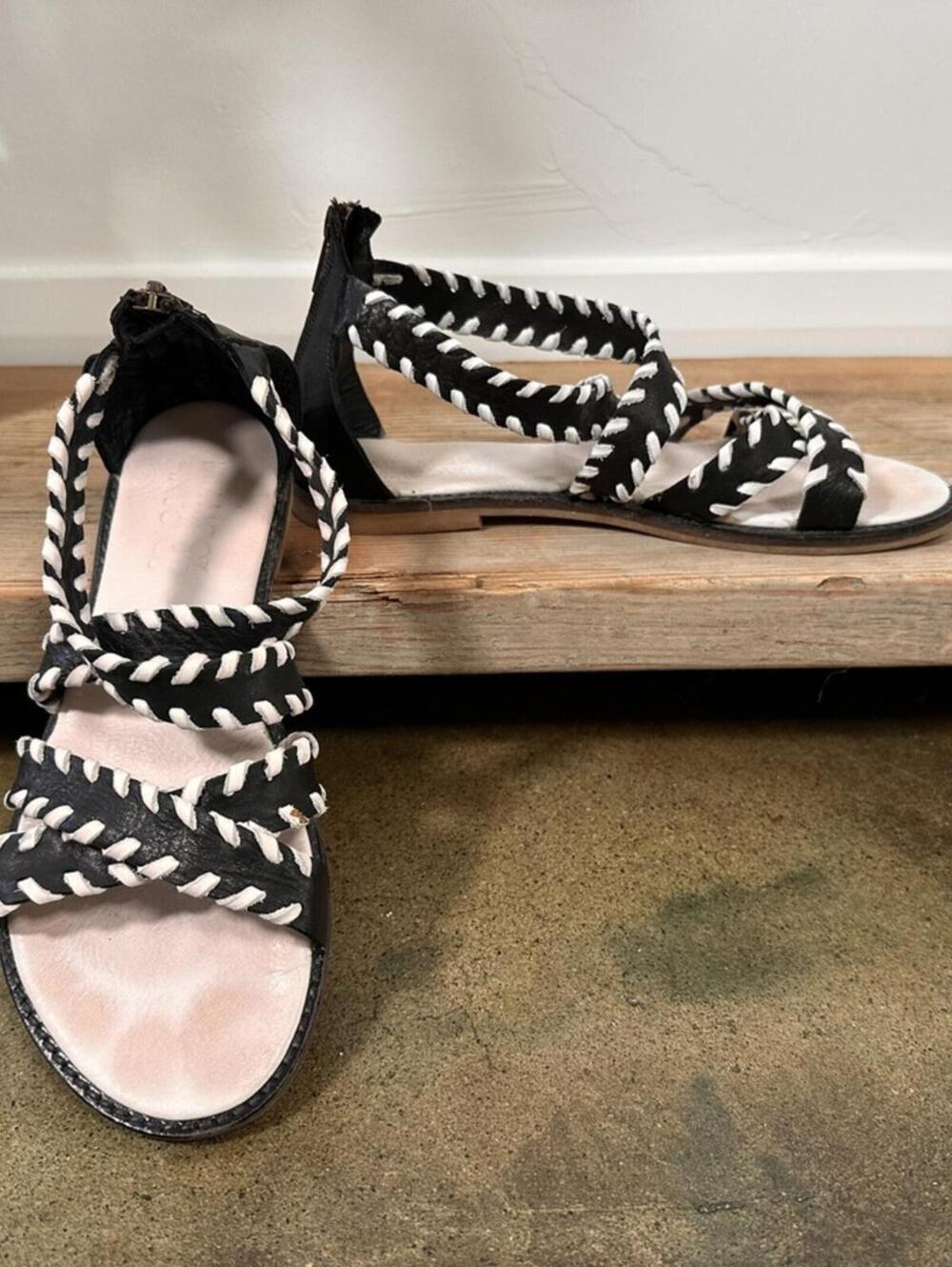 Miz Mooz Leather Gladiator Sandals EU 38 Black White Whipstitch Flat Boho - Picture 2 of 10